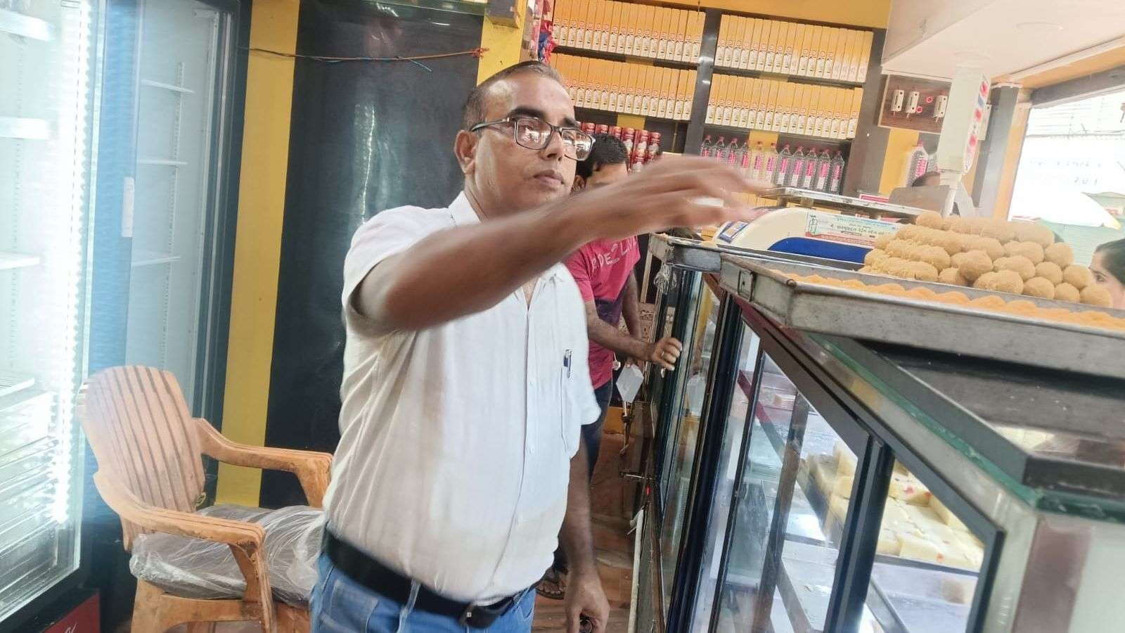 रक्षाबंधन पर्व के दृष्टिगत खाद्य पदार्थों में मिलावट के विरुद्ध सघन जांच अभियान