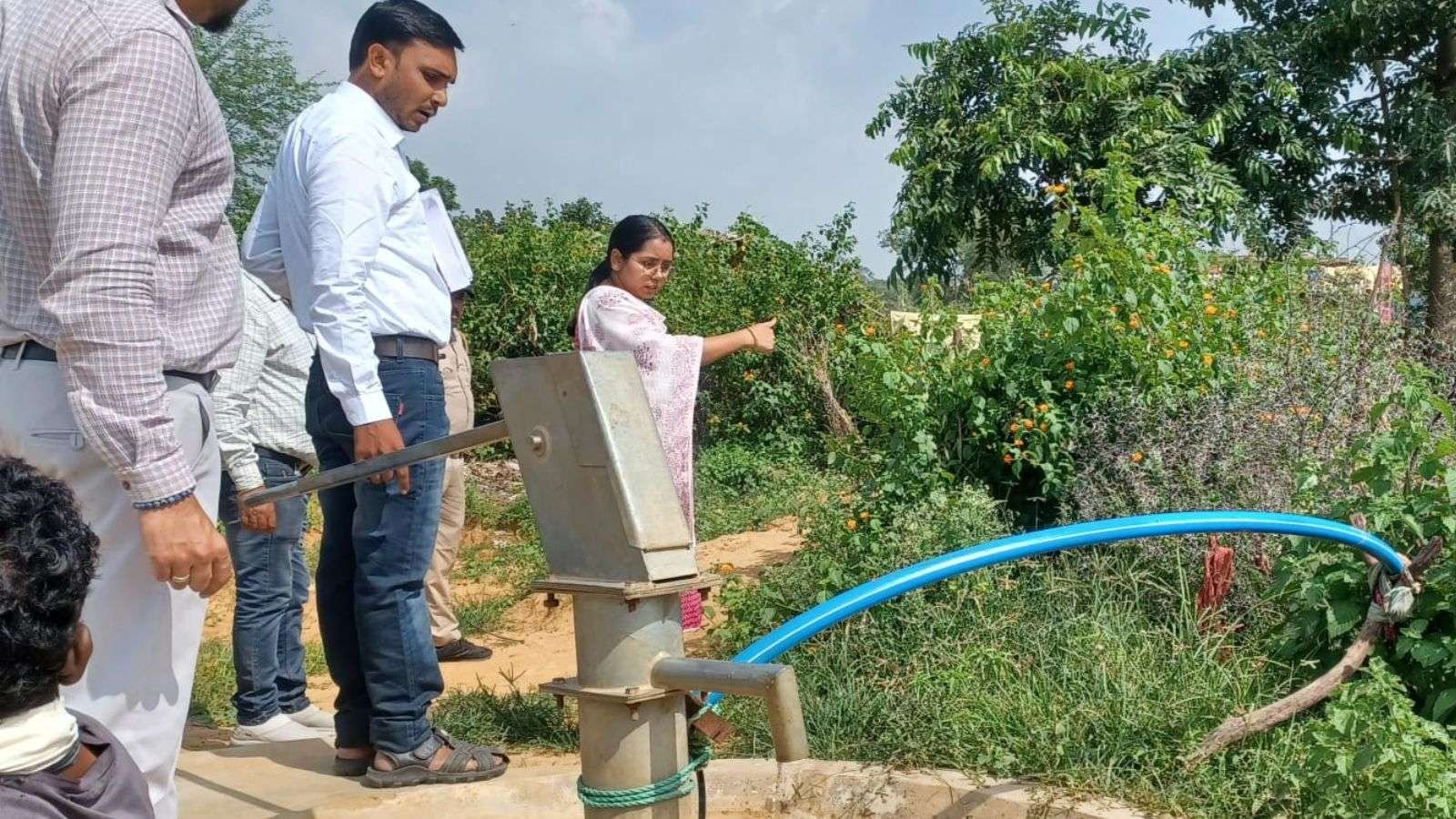 पीवीटीजी जल प्रदाय योजना ग्राम चंगेरी एवं गढी का जिला पंचायत सीईओ ने लिया जायजा